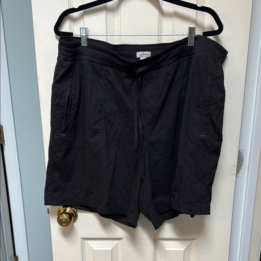 L.L. Bean Women's Black Vista Camp Shorts